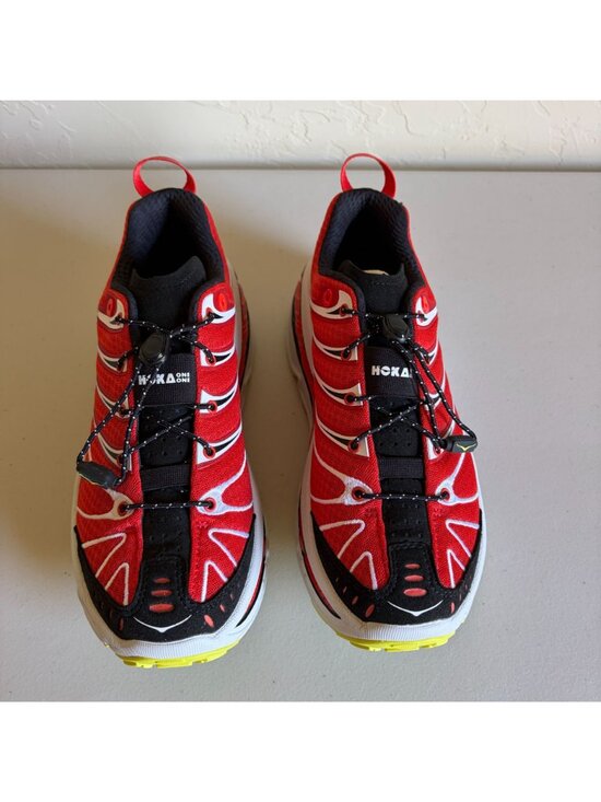 Athletic_Shoes